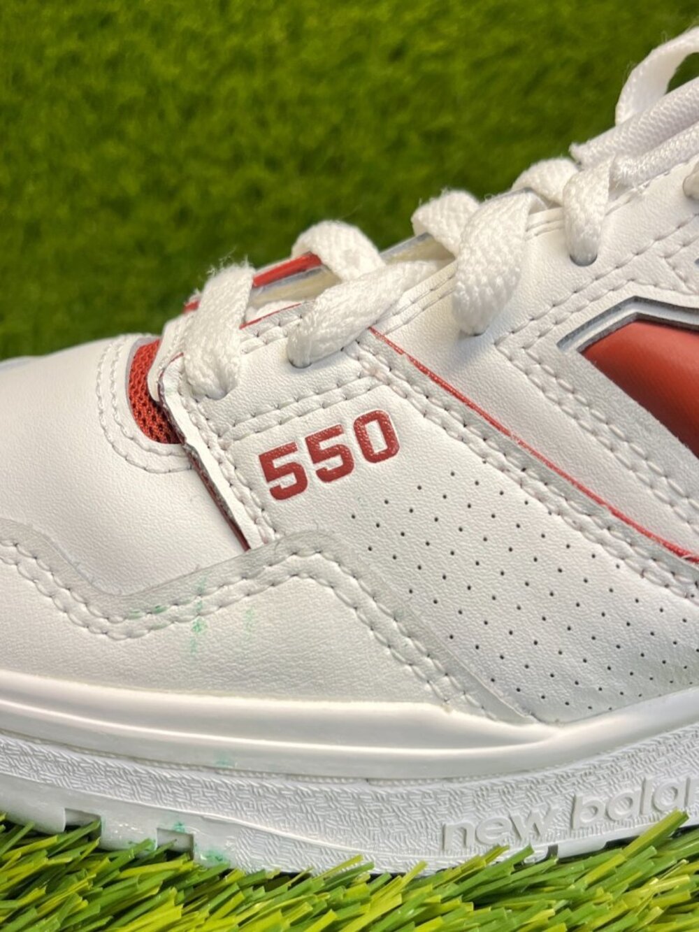 New Balance 550 Womens Size 8 Brick White Red Walking Lifestyle Shoes Sneakers View 2